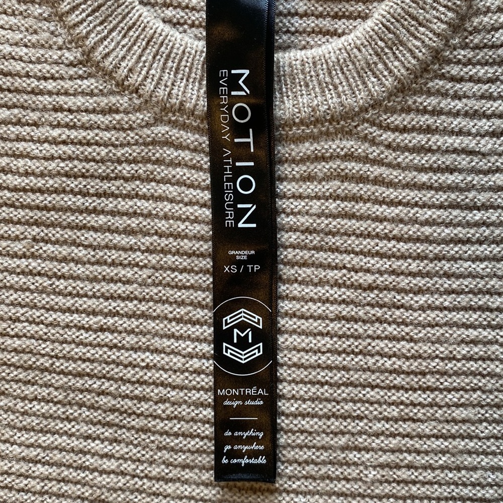 Motion Ribbed Chunky Knit Sweater - Picture 4 of 7